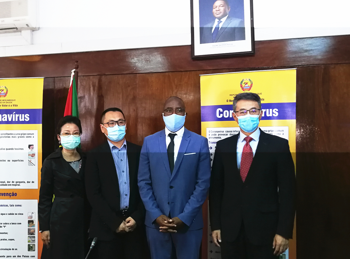 駐莫桑比克使館經(jīng)參處劉曉光參贊出席濟南域瀟集團(tuán)、中國石油天然氣集團(tuán)援莫抗疫物資交接儀式